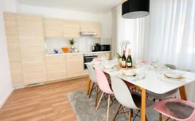 M-Style 02 Apartment mit Balkon 24h Self-Check-In, Free Parking, Netflix